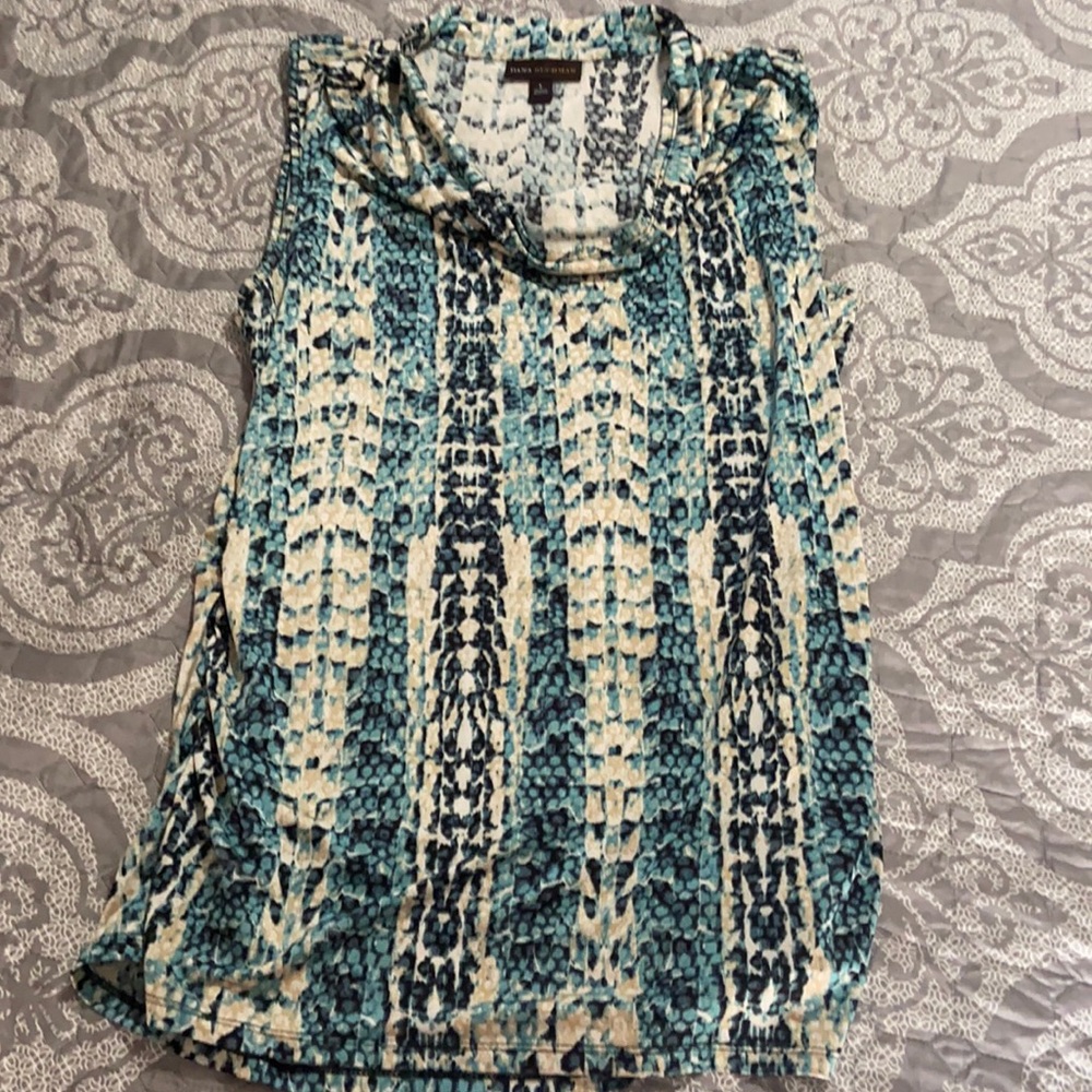 Ladies sleeveless top